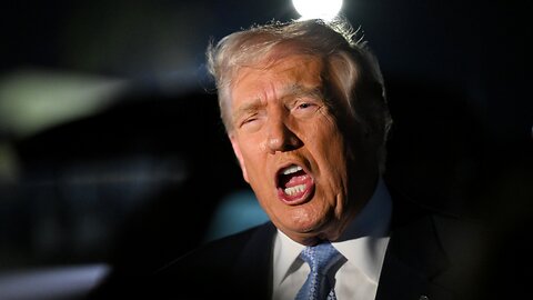 Trump amenaza a "cualquier país que haga negocios con Rusia"