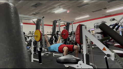 Bench Presses 100KG/220LBs for 4 Reps