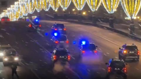 La delegación de EE.UU. abandona el Kremlin tras casi 4 horas de reunión con Putin