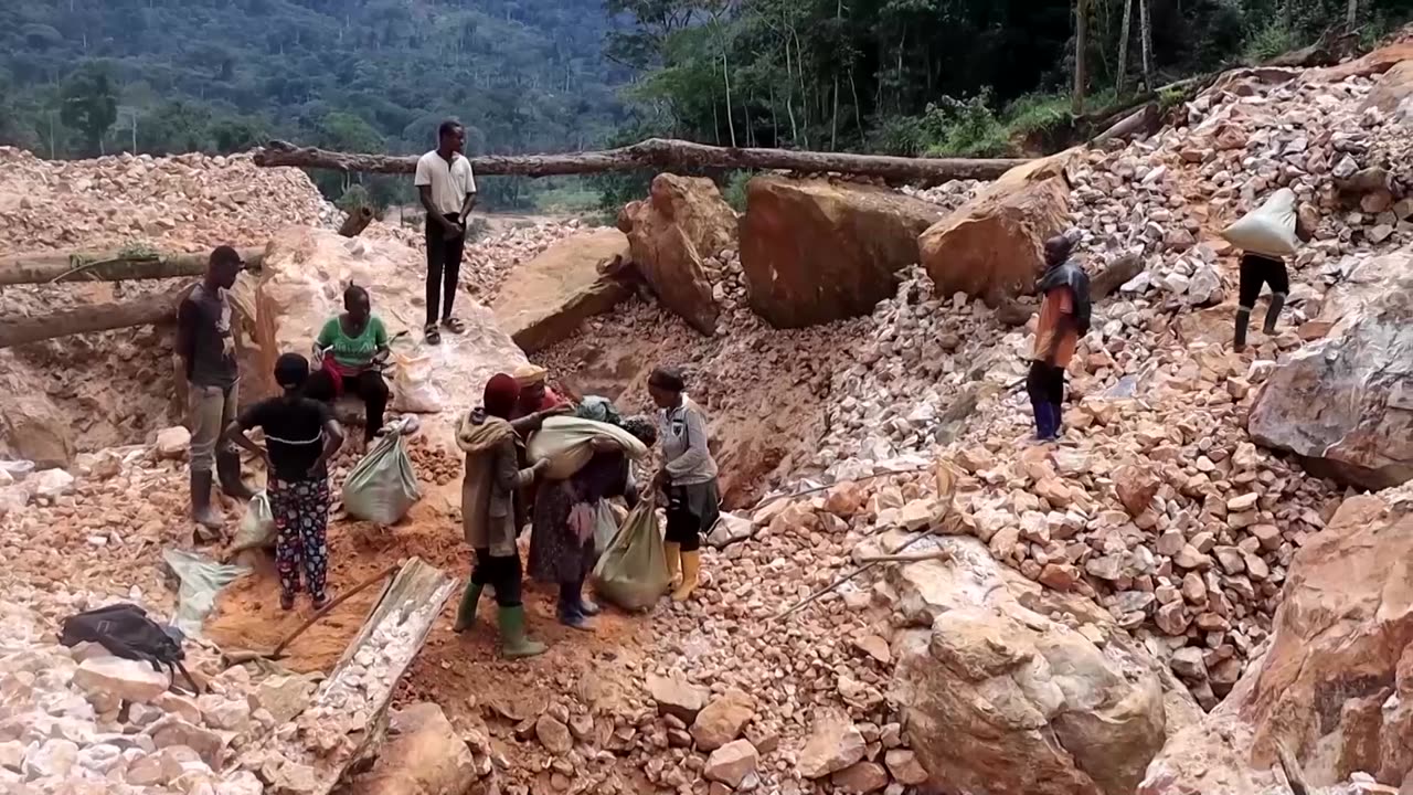Congolese women turn to mining for survival after militant attacks
