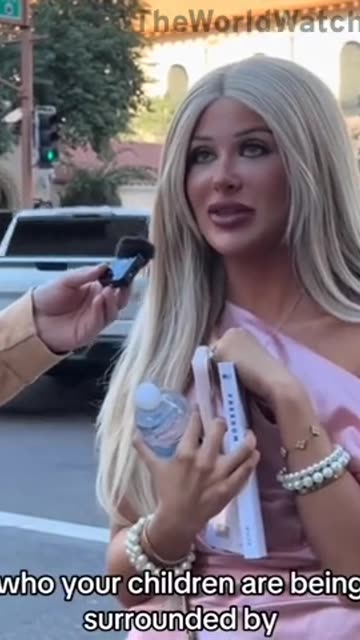 "You can SMELL the Islamic Culture" Student nails it