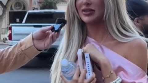 "You can SMELL the Islamic Culture" Student nails it