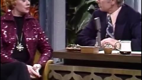 Lucille Ball talks pornography to Johnny #lucilleball #johnnycarson