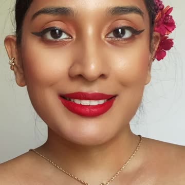 Beginner Prom Makeup with red lipstick for brown skin - Spanish Makeup for beginners