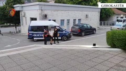 Transportuan rreth 20 emigrantë që synonin të kalonin ilegalisht në Mal të Zi