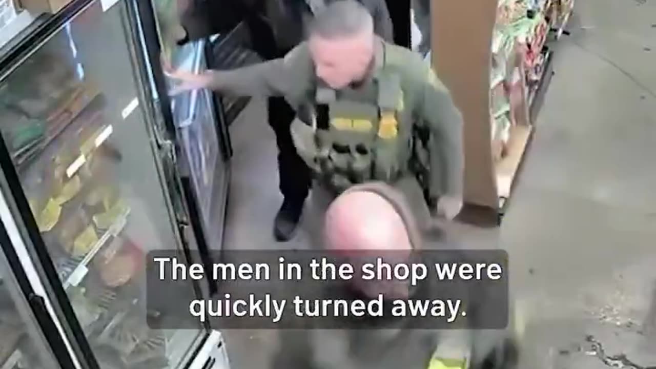 Business owners in Chicago are now REFUSING to serve federal agents.