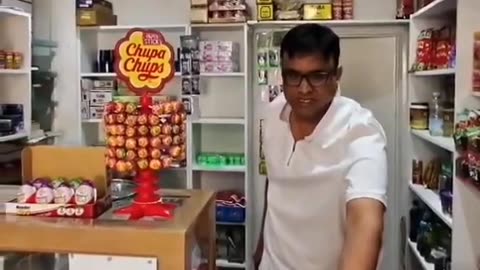Look a pajoo!😁.. That short jeet behind the counter caught me off guard!😂