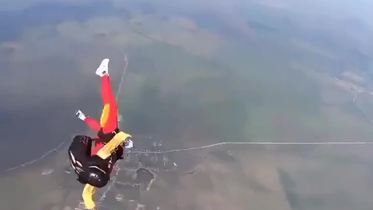 🚨 Instructor saves skydiver MID AIR that could not get her chute to open.