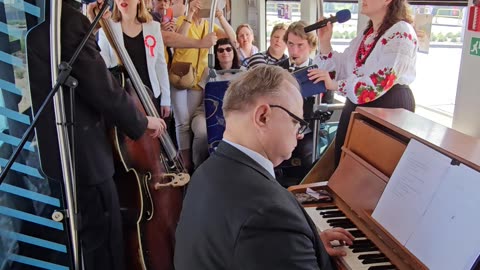 "Matko moja ja wiem" - Muzyczny Tramwaj Probaltici