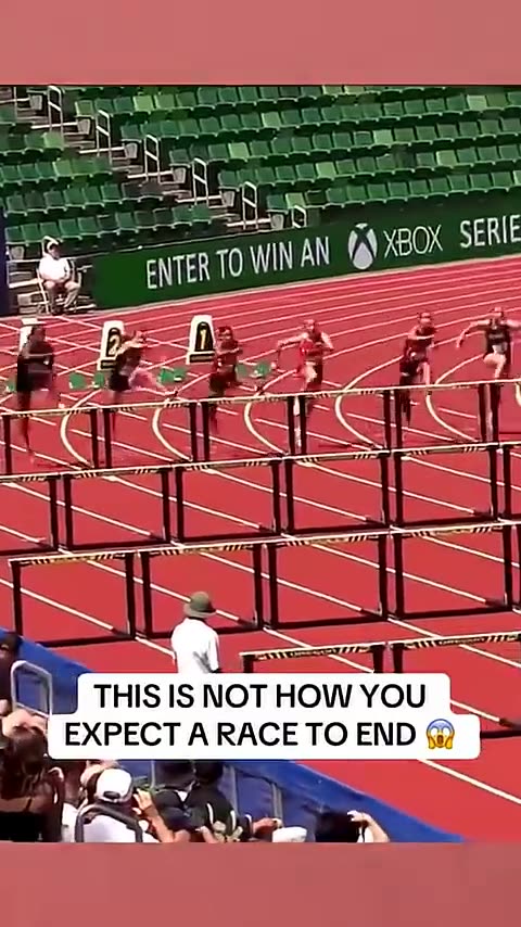 010. Have you ever seen a race end like this 😦 #shorts #trackandfield