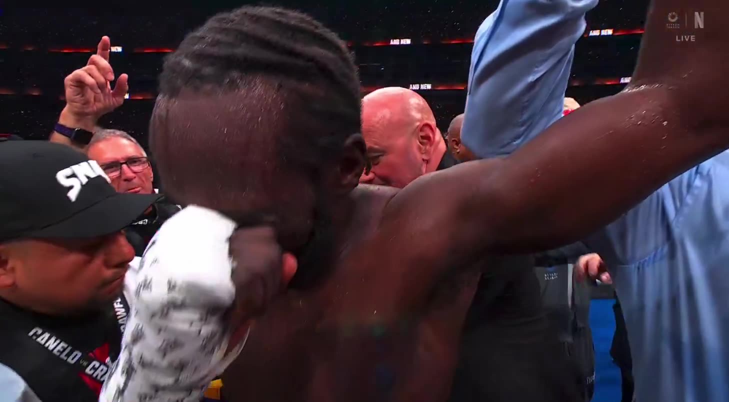 Terence Crawford beats Canelo Alvarez to become the undisputed super middleweight champion.