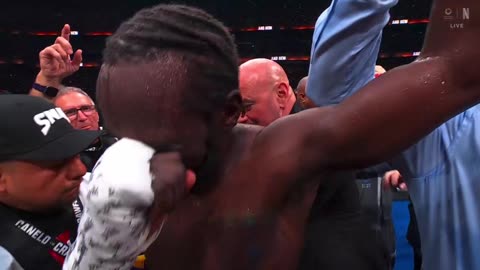 Terence Crawford beats Canelo Alvarez to become the undisputed super middleweight champion.