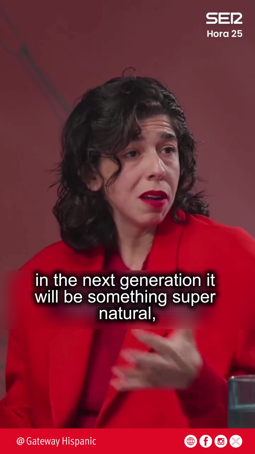 Julia de Castro pide abolir la familia tradicional