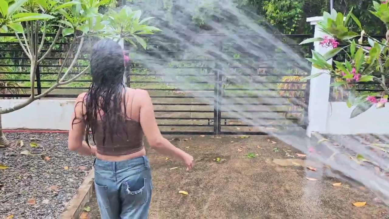 Getting wet in the rain🌧️. Baggy jeans