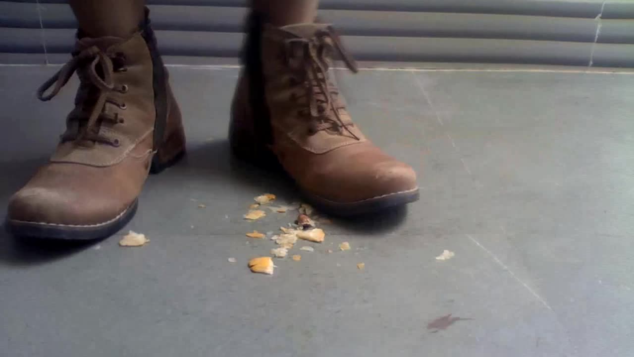 Boots Crushing Fruit - Male Content