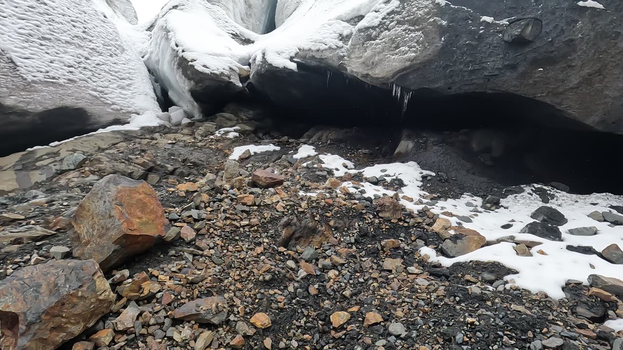 Exploring Nevado Cayesh