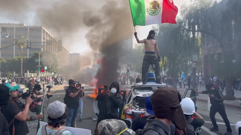 Mexican militia forces occupy Los Angeles area