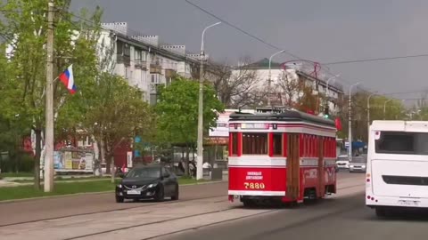 Mariupol Residents Prepare for Victory Day — A Different Picture Than Ukrainian Marathons Show