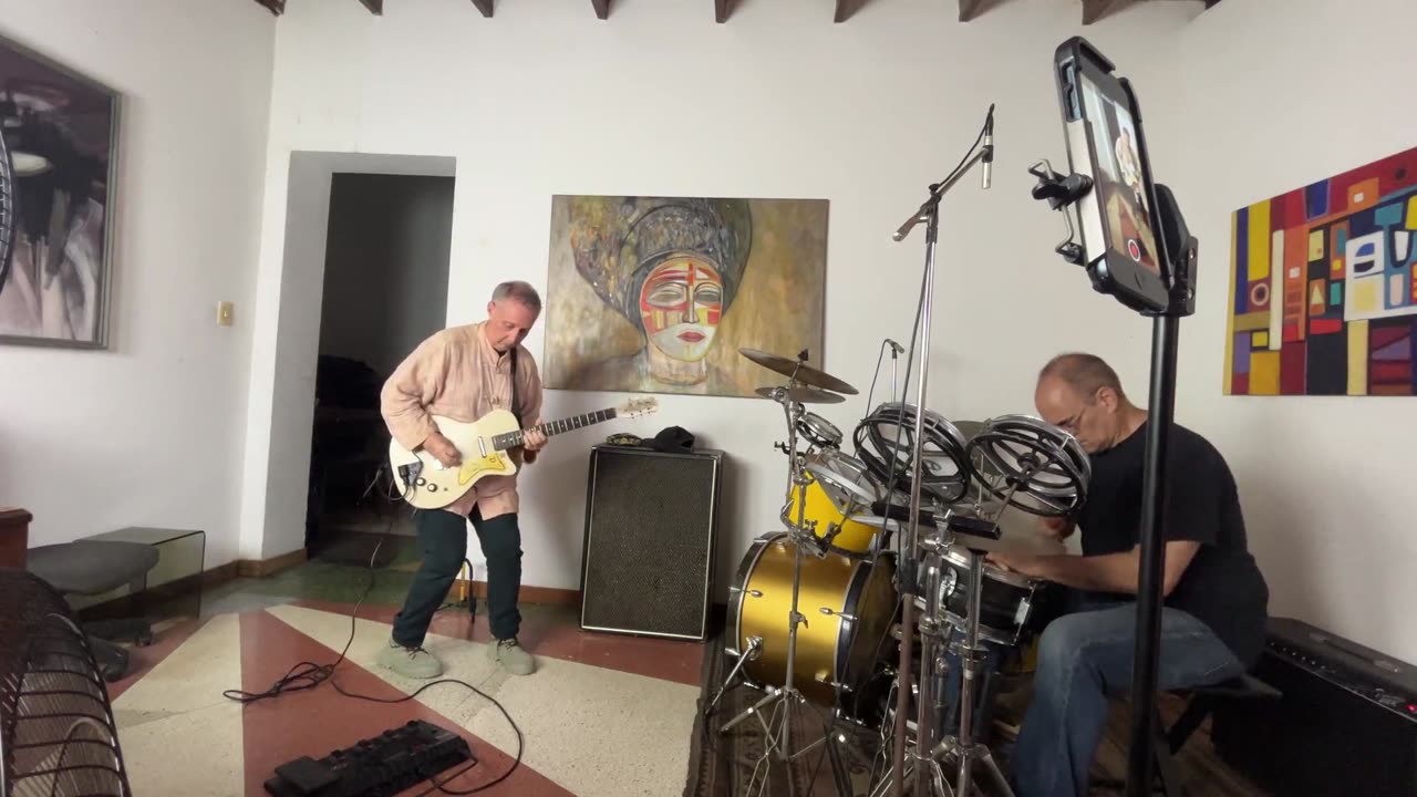 A more lively video to close out the second session of Espiral Tei