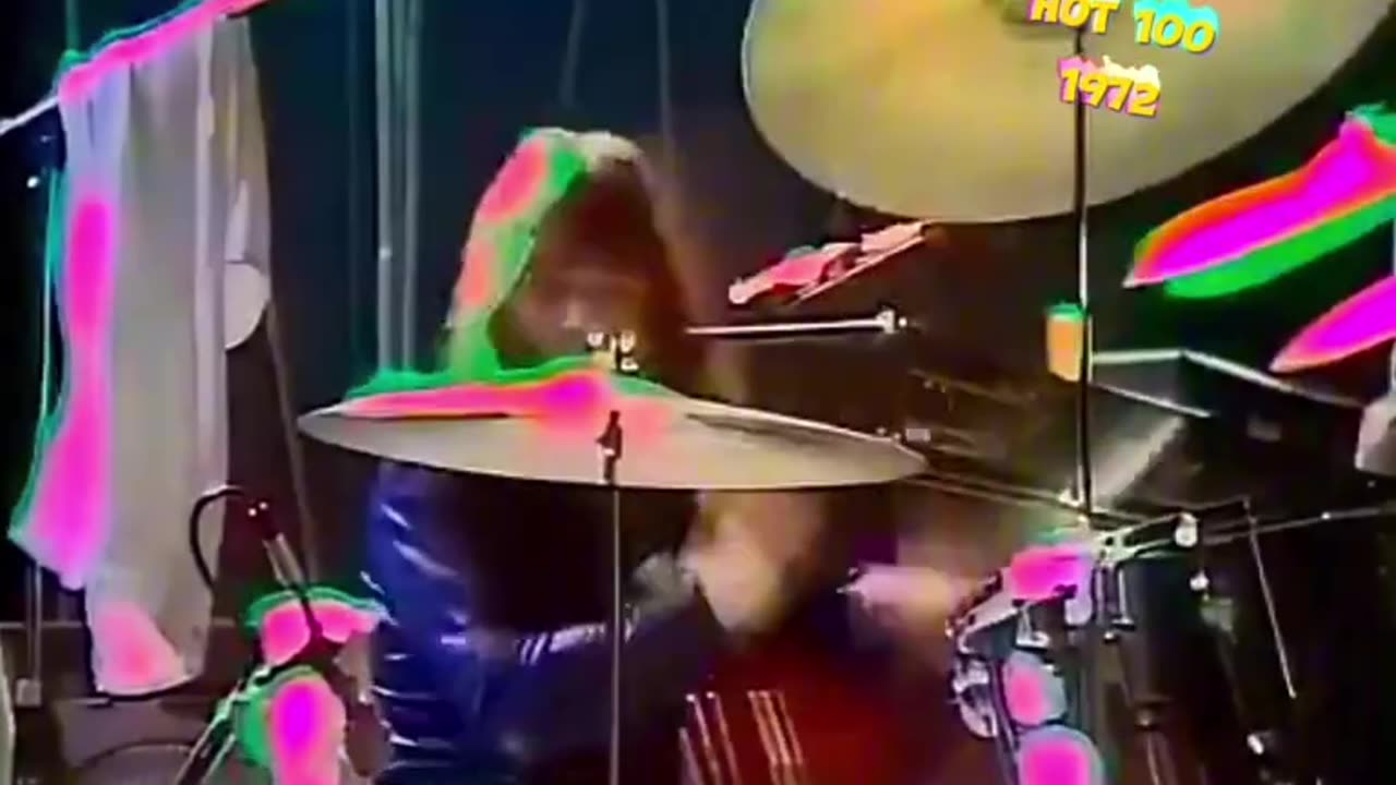 EASY LIVING ~ URIAH HEEP ( LIVE )