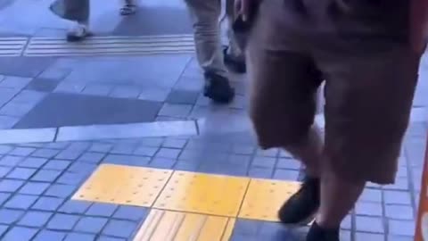 This is Why We Love Japan: The Yellow Line Standard 🇯🇵💛#OnlyInJapan #Accessibility #JapanCulture