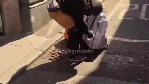 "New normal" scenes in "Modern London".