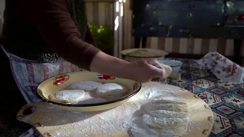 Making Traditional Turkish Baklava, Baking Sweets