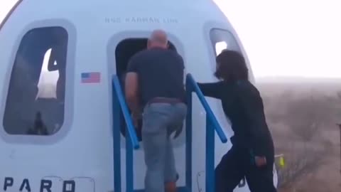 Airplane door vs Blue Origin door..👀