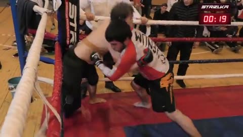 BORZY The Boy Broke Off His Hand To The Opponent