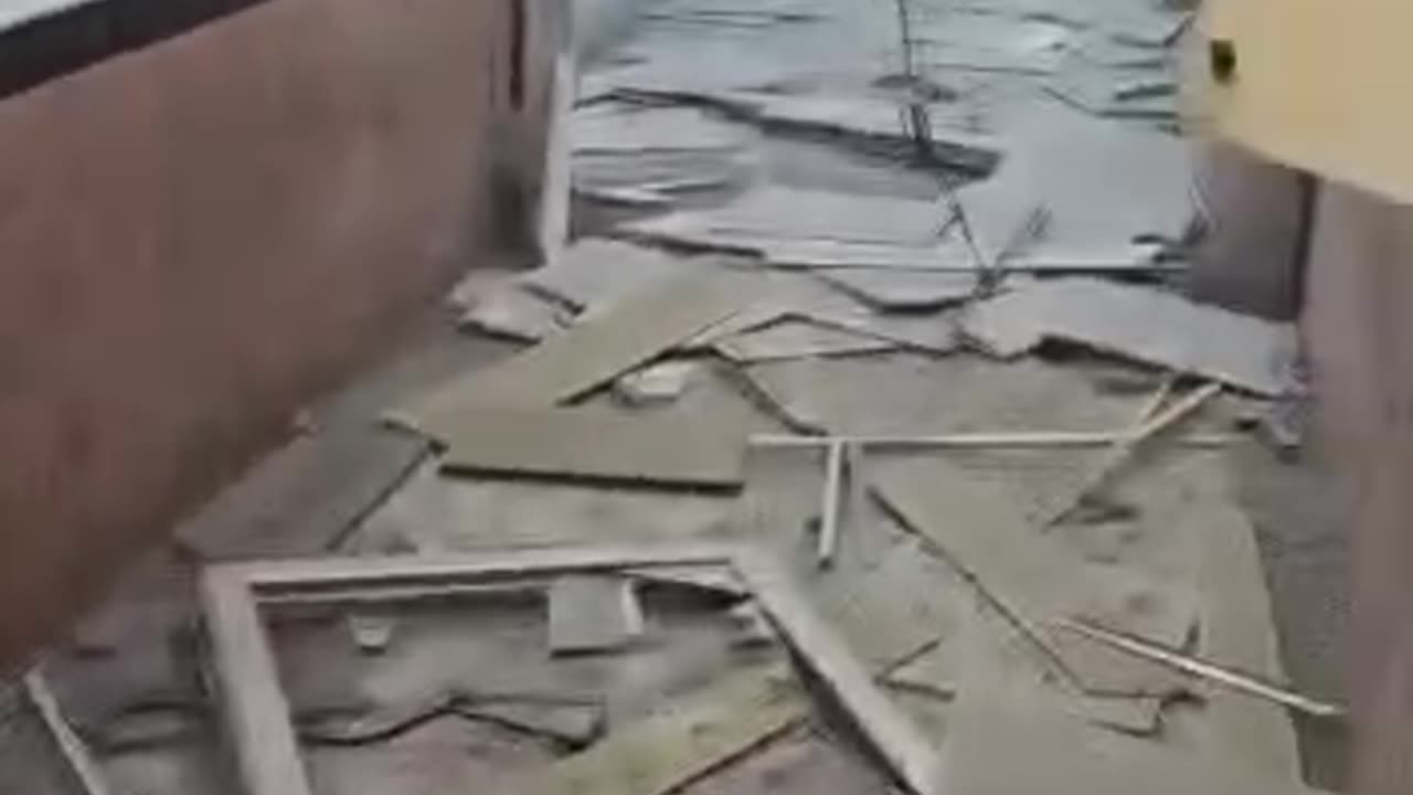 Widespread damage and casualties have been reported after a massive explosion (Port of Bandar Abbas)