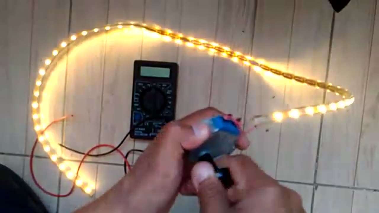 Live video. Light a 220 volts LED strip using microwave oven turntable motor #AeroArduino
