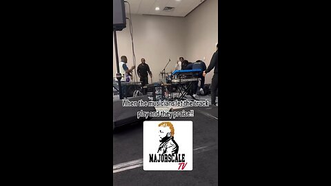 When musicians just let the track play so they can dance too 💃🏽🕺🏾 #praisebreak #istillbelievegod