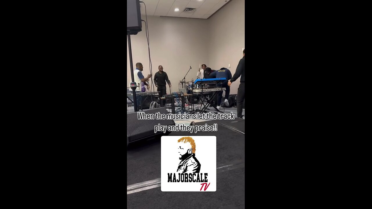 When musicians just let the track play so they can dance too 💃🏽🕺🏾 #praisebreak #istillbelievegod