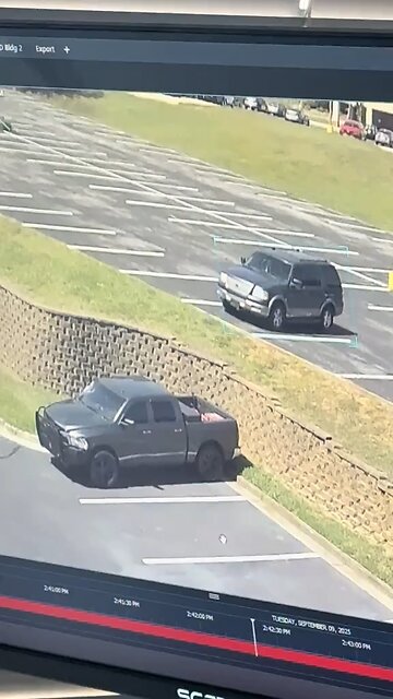 Wrong place to park 😅 #CantParkThere #NoParking #OhShit #japd