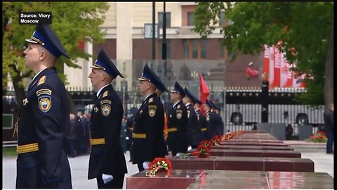Putin, Xi Jinping and Others in Tears at Eternal Flame Ceremony on Victory Day