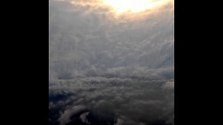 Imágenes de avión revelan el interior del huracán Melissa