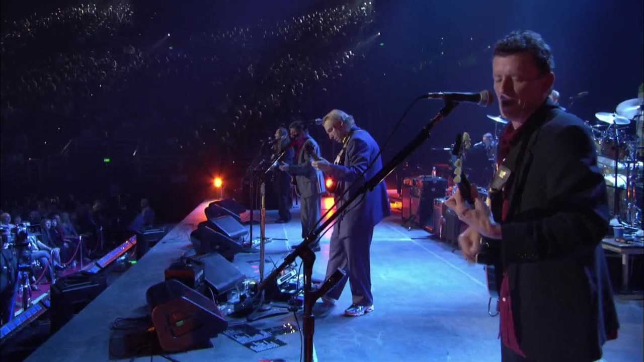 In The City (Joe Walsh song) - Eagles (live)