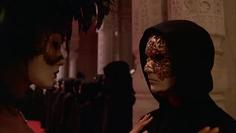 EYES WIDE SHUT - CLIP