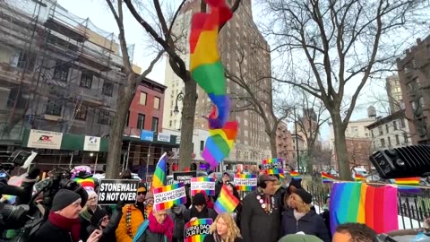 Protesters rally at NYC's Stonewall after Pride flag removal