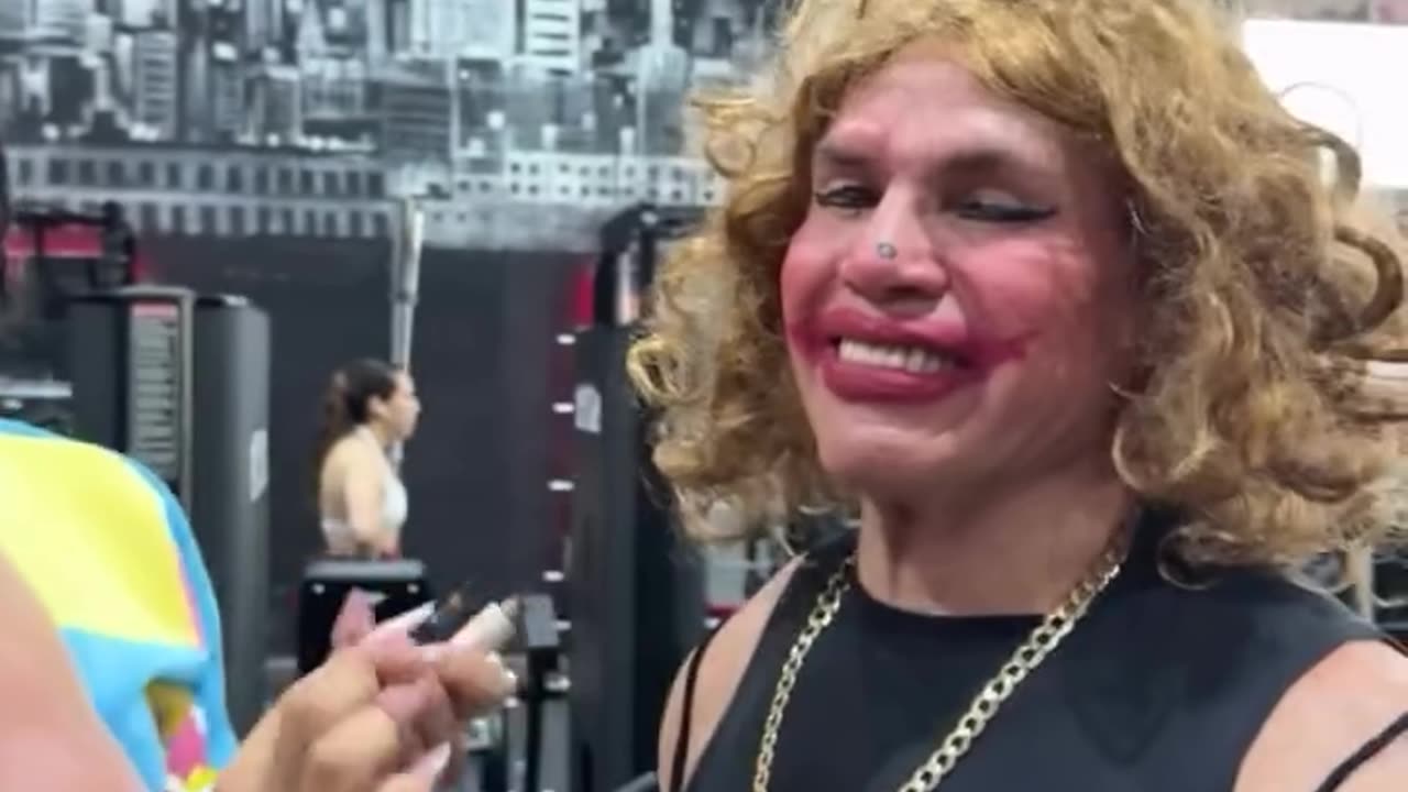 #PonchoDeNigris Y #wendyguevara y sus transformaciones.