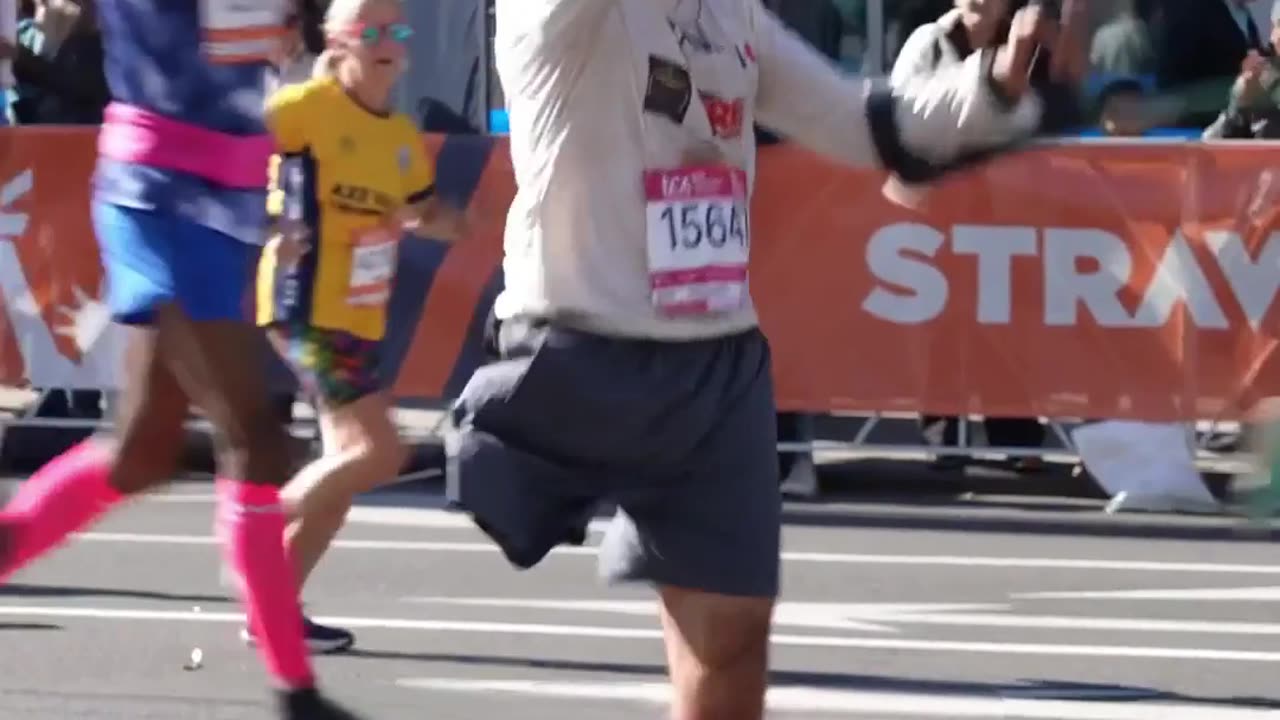 Man Runs the NYC Marathon on One Leg