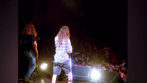 Pearl Jam - Even Flow (Official Music Video)