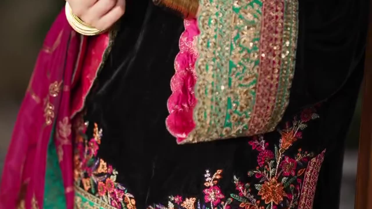 ZAINAB CHOTTANI VELVET