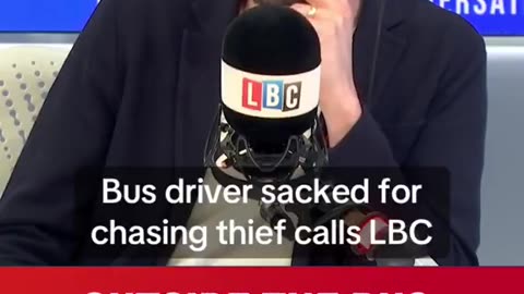 UK: A thief stole a necklace A bus driver caught the thief and got the necklace back