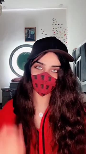 beautiful girls live show