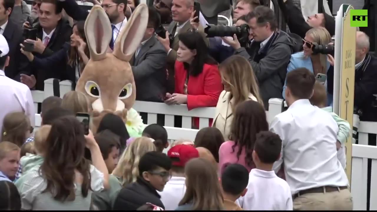 Boop! — Melania Trump plants one on the Easter Bunny's nose