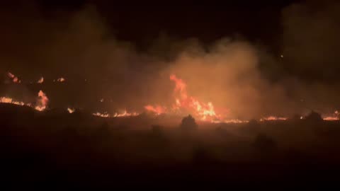 Zjarri në Kapshticë i afrohet pikës së kalimit kufitar