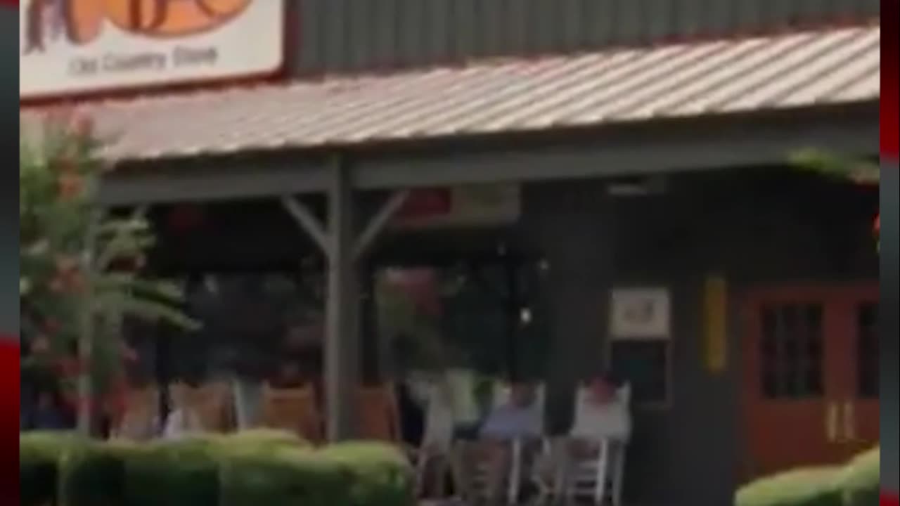 🚨 UPDATE: Cracker Barrel just caved to backlash with a new spokesperson — you won’t believe who!