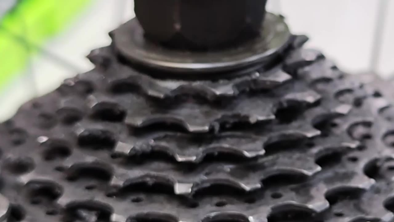 Remove the bicycle cassette very quickly.