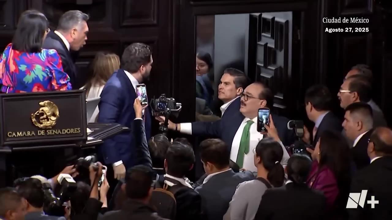 NEW: Senators in Mexico engage in fistfight after heated debate over U.S.
